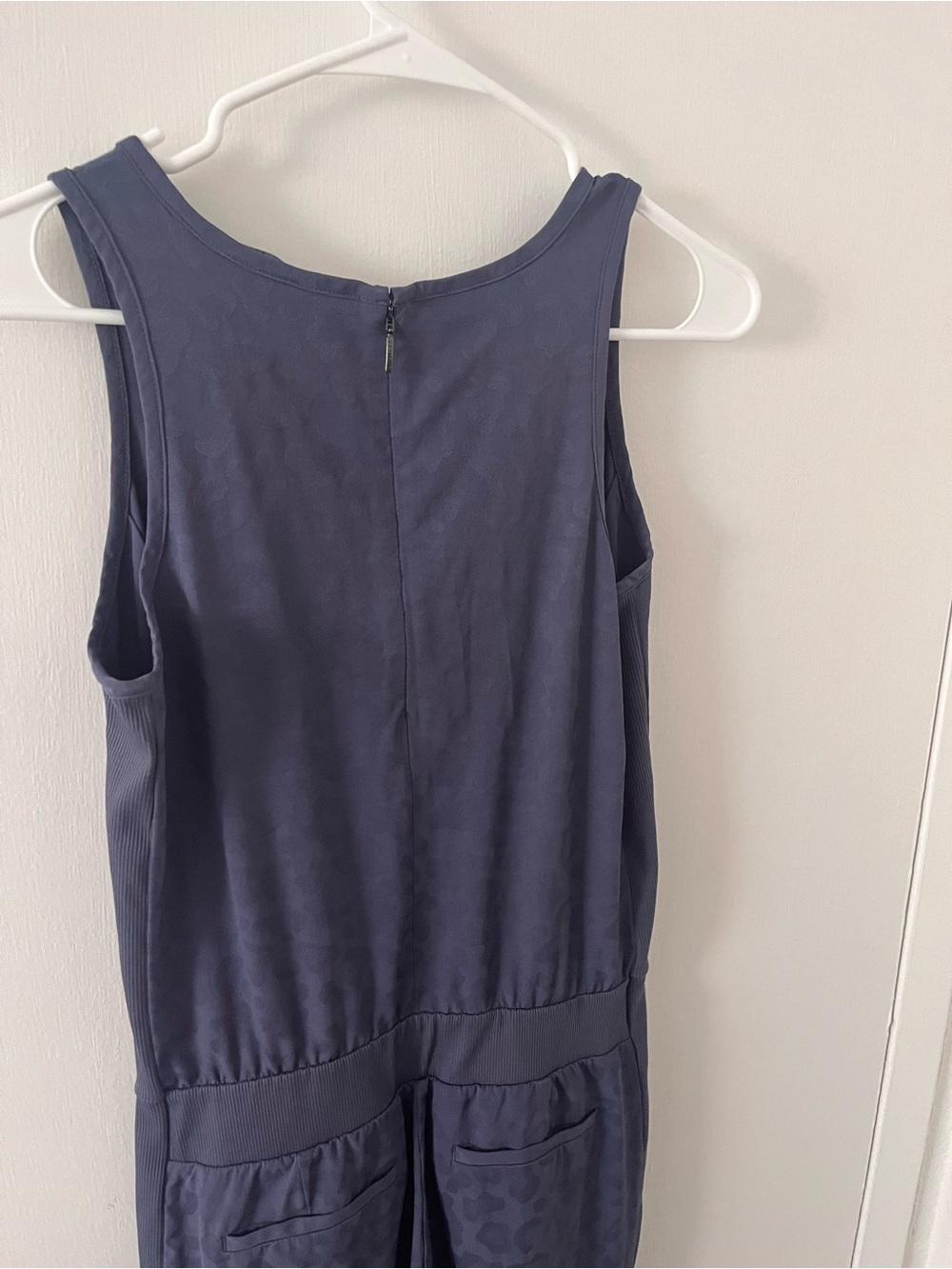 Athleta Brooklyn Textured Jumpsuit Leopard Blue Sleeveless Ankle Size 2 - Picture 7 of 16